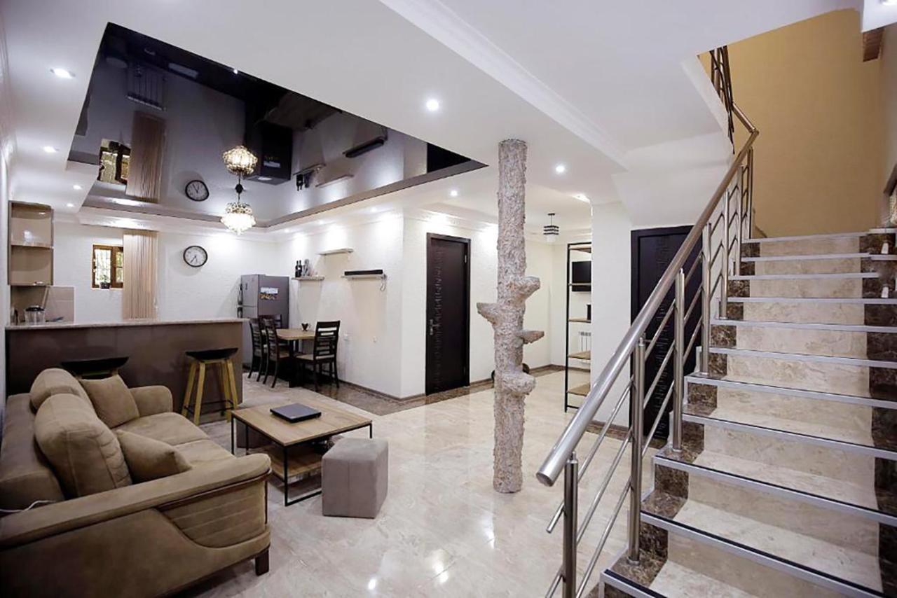 קוטאיסי Nickos Hotel מראה חיצוני תמונה