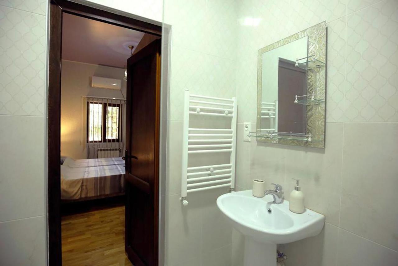 קוטאיסי Nickos Hotel מראה חיצוני תמונה